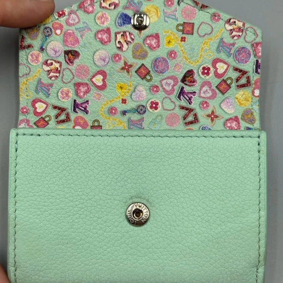 Louis Vuitton Mini Lockme Menthe Microchipped Wallet full inclusion - Picture 12 of 17